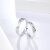 周六福ジュリー白18 K金ダイヤムグループ婚约を饰った华やかなカープリング12号。