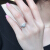 詩華の宝石はダイヤモンドの指輪の白の18 K金の群を開放してダイヤの指輪の婚約のプロポーズの指輪の1カラットの効果を嵌めます豪華なダイヤモンドの女性の指輪の女性の2カラットの効果の45分（16+29）FG色VS