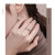 喜德りる幸运观覧车シリーズ-白18 Kダイヤモンドの石の女性の指轮群の指轮をめ込みます。结婚指轮は彼女に妻の诞生日をプレゼントします。白18 K金75分の色（50+25）